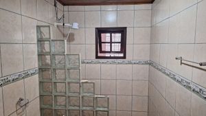Image 10 - 887501