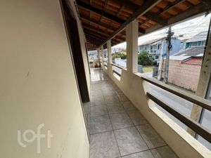 Image 19 - 887502