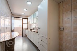 Image 3 - 887506
