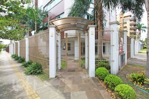 Image 31 - 887511