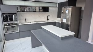 Image 4 - 887514
