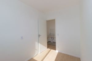 Image 11 - 887518