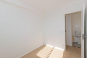 Image 16 - 887518