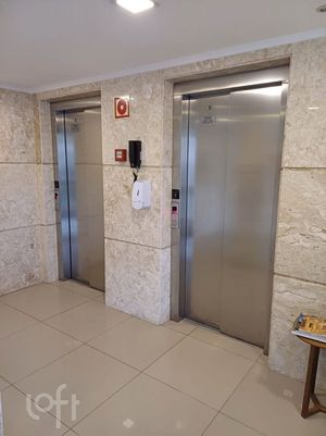 Image 10 - 887519