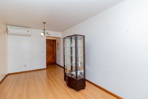 Image 6 - 887524