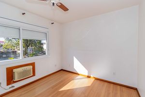 Image 7 - 887524