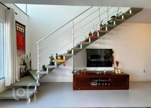 Image 9 - 887536