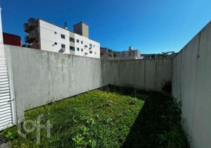 Image 21 - 887536