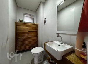 Image 7 - 887536