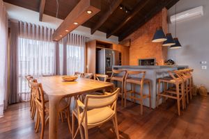 Image 12 - 887548