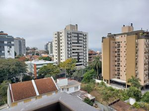 Image 6 - 887548