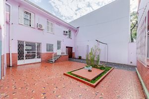 Image 31 - 887557