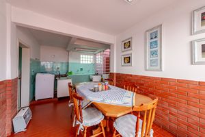 Image 27 - 887557
