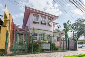 Image 35 - 887557