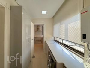 Image 38 - 887558