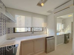 Image 39 - 887558
