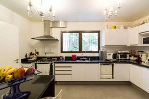 Image 13 - 887559
