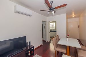 Image 7 - 887560
