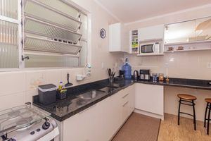 Image 15 - 887560
