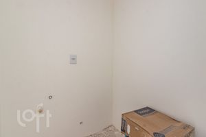 Image 33 - 887566