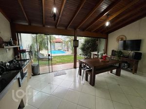 Image 21 - 887569
