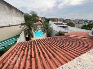 Image 18 - 887569