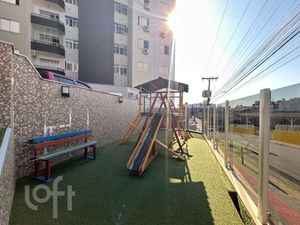 Image 15 - 887571