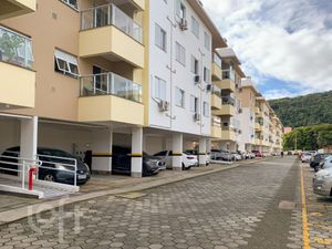 Image 3 - 887572