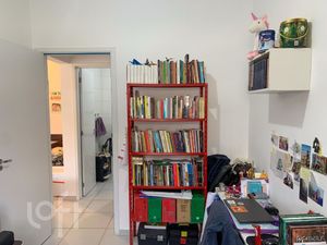 Image 13 - 887572