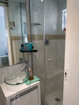 Image 9 - 887576