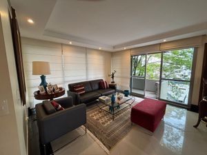 Image 16 - 887581