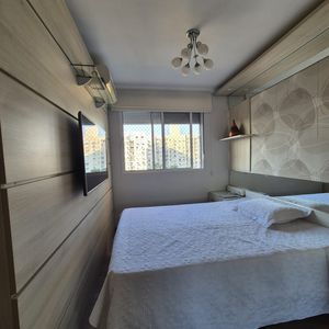 Image 9 - 887590