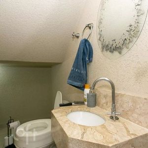 Image 10 - 887592