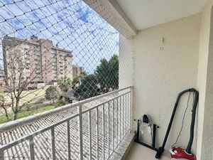 Image 4 - 887599