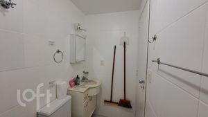 Image 8 - 887602