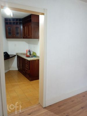 Image 7 - 887605