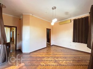 Image 17 - 887607