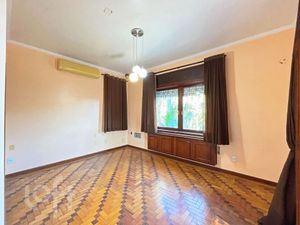 Image 19 - 887607