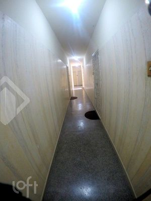 Image 9 - 887620