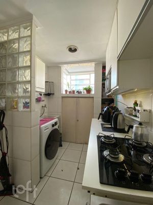 Image 4 - 887626