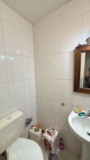 Image 10 - 887636
