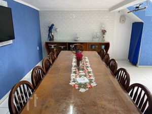 Image 10 - 887637