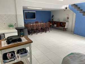 Image 12 - 887637