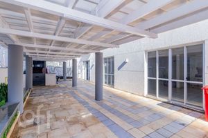 Image 38 - 887642