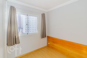 Image 18 - 887642