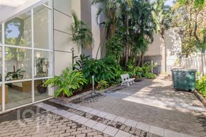 Image 68 - 887642