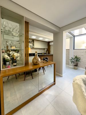 Image 7 - 887649