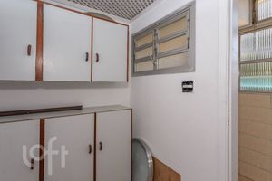 Image 17 - 887652
