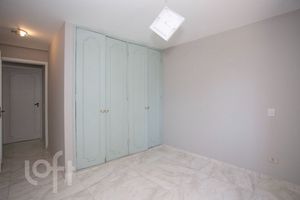 Image 32 - 887652
