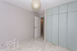 Image 30 - 887652